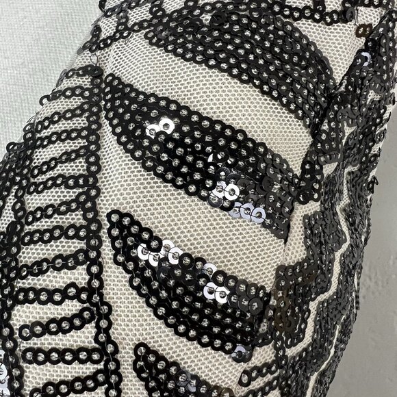 Lulu's Party Like Me Black Light Nude Sequin Bodycon V-Neck Mini Dress Small NEW - Picture 4 of 11